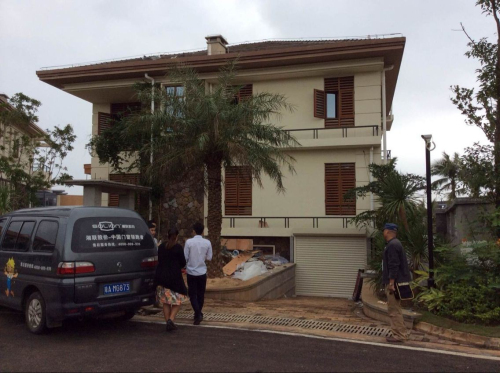 金椰都滨海花园节能车库门案例图片之一